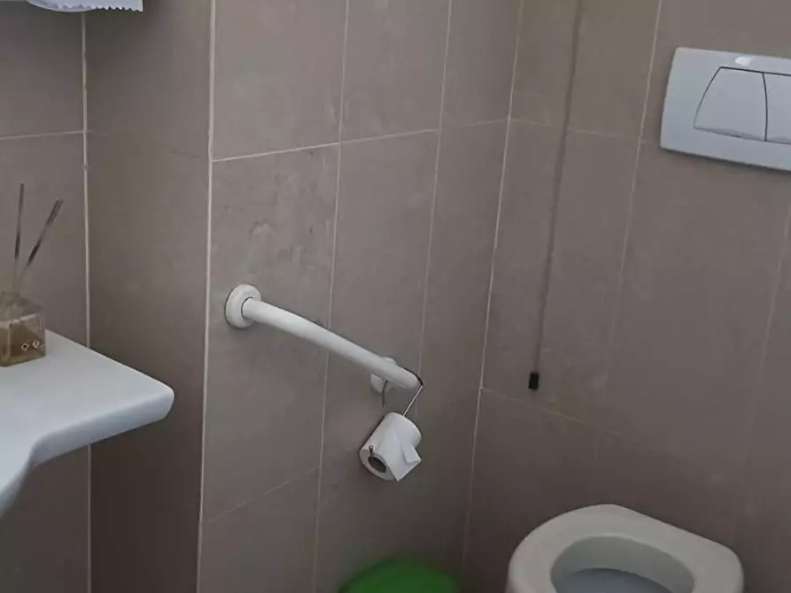 Immagine 4 di Ufficio in vendita  a Pisa