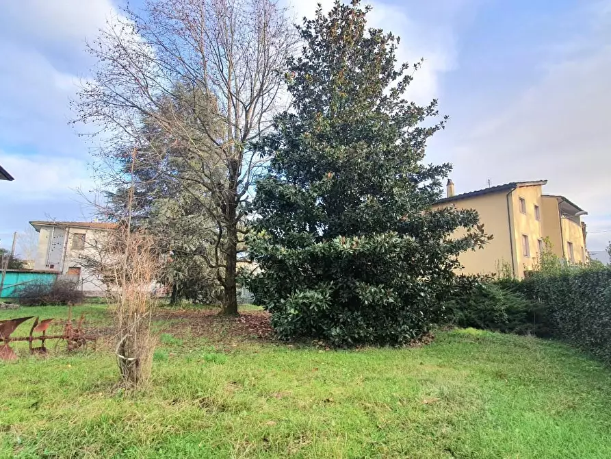 Immagine 38 di Villa in vendita  a Lucca