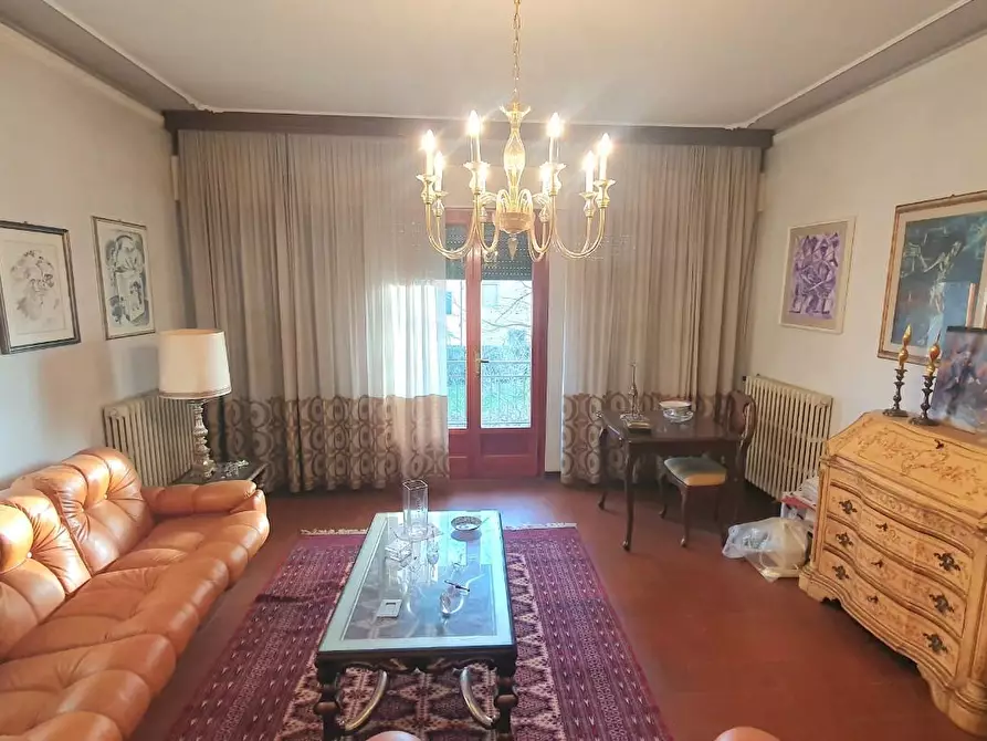 Immagine 7 di Villa in vendita  a Lucca