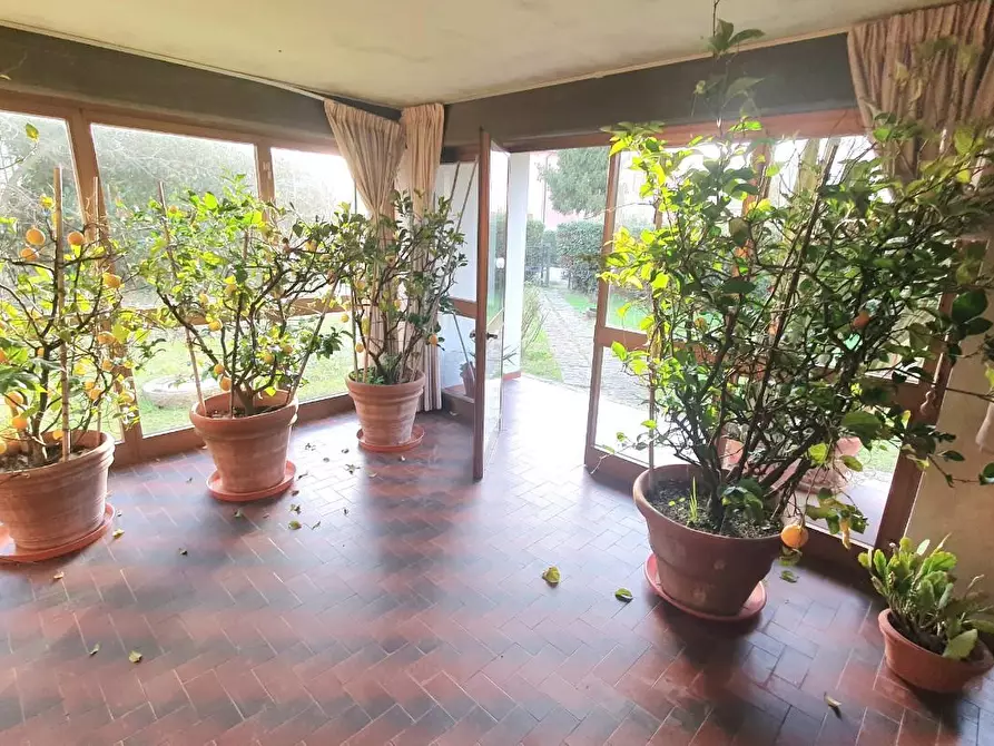 Immagine 34 di Villa in vendita  a Lucca