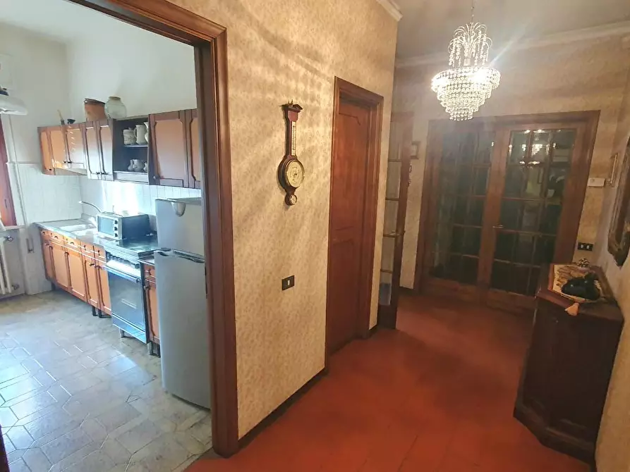 Immagine 12 di Villa in vendita  a Lucca