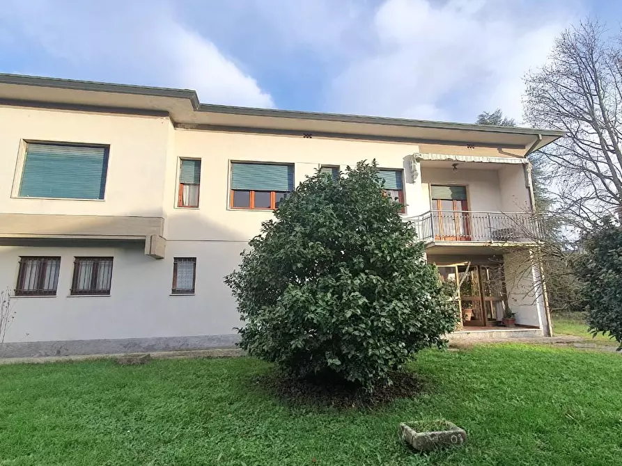 Immagine 36 di Villa in vendita  a Lucca