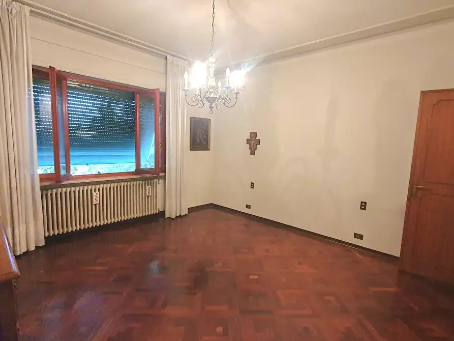 Immagine 27 di Villa in vendita  a Lucca