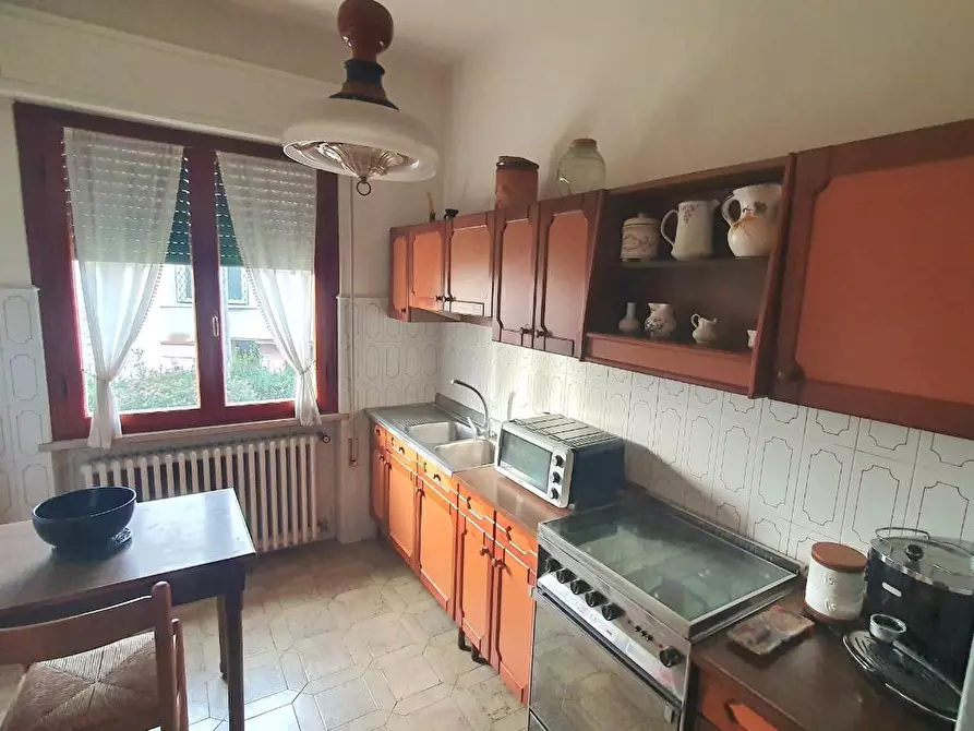 Immagine 13 di Villa in vendita  a Lucca