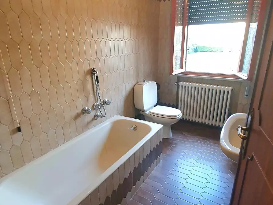 Immagine 30 di Villa in vendita  a Lucca