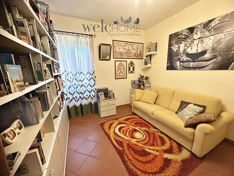 Immagine 10 di Appartamento in vendita  a Campi Bisenzio