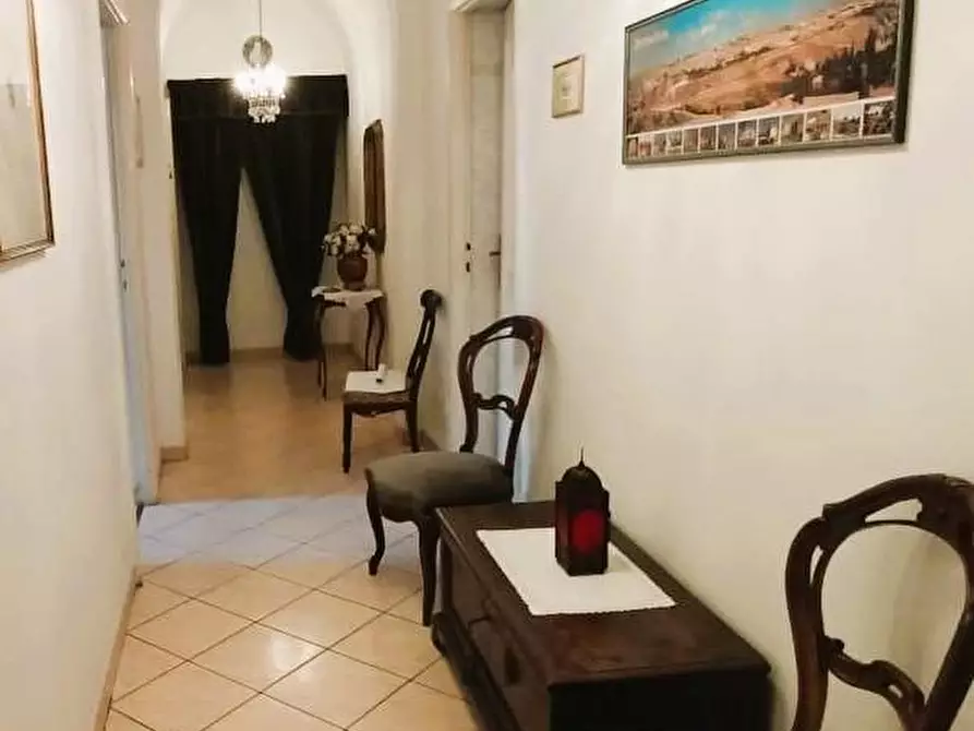 Immagine 16 di Appartamento in vendita  a Massa