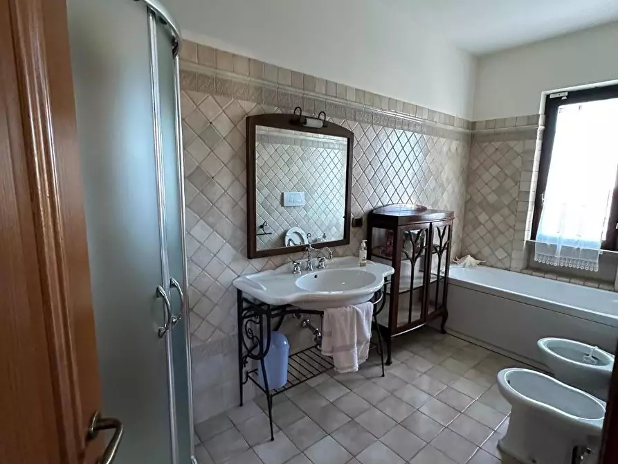 Immagine 24 di Casa trifamiliare in vendita  a Massa