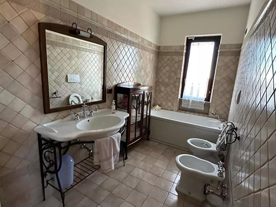 Immagine 25 di Casa trifamiliare in vendita  a Massa