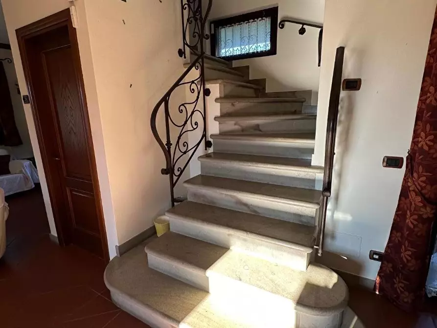 Immagine 5 di Casa trifamiliare in vendita  a Massa