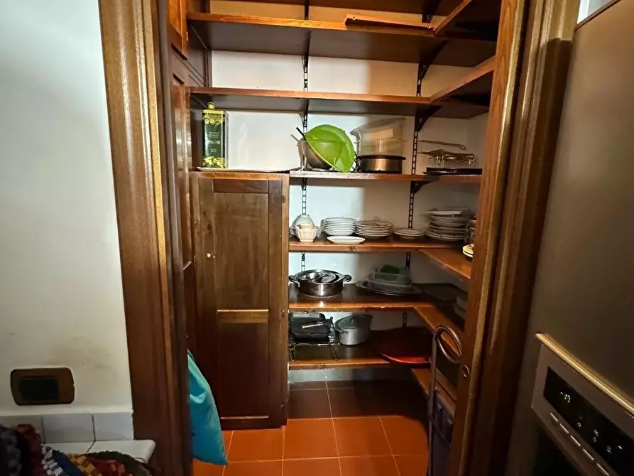 Immagine 12 di Casa trifamiliare in vendita  a Massa