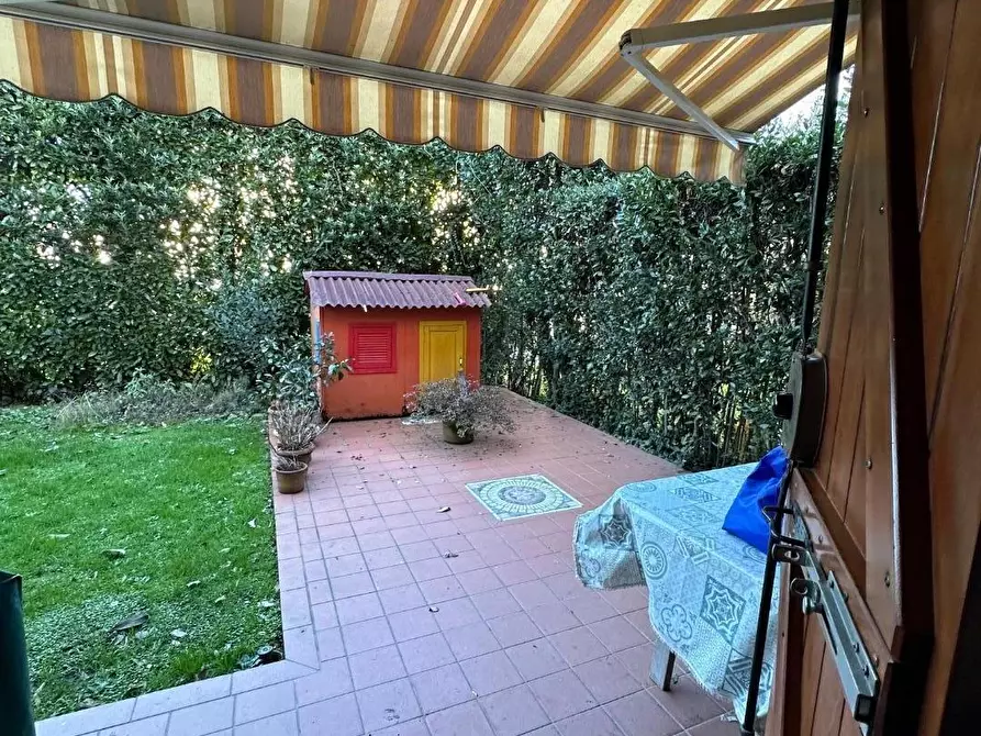 Immagine 16 di Casa trifamiliare in vendita  a Massa