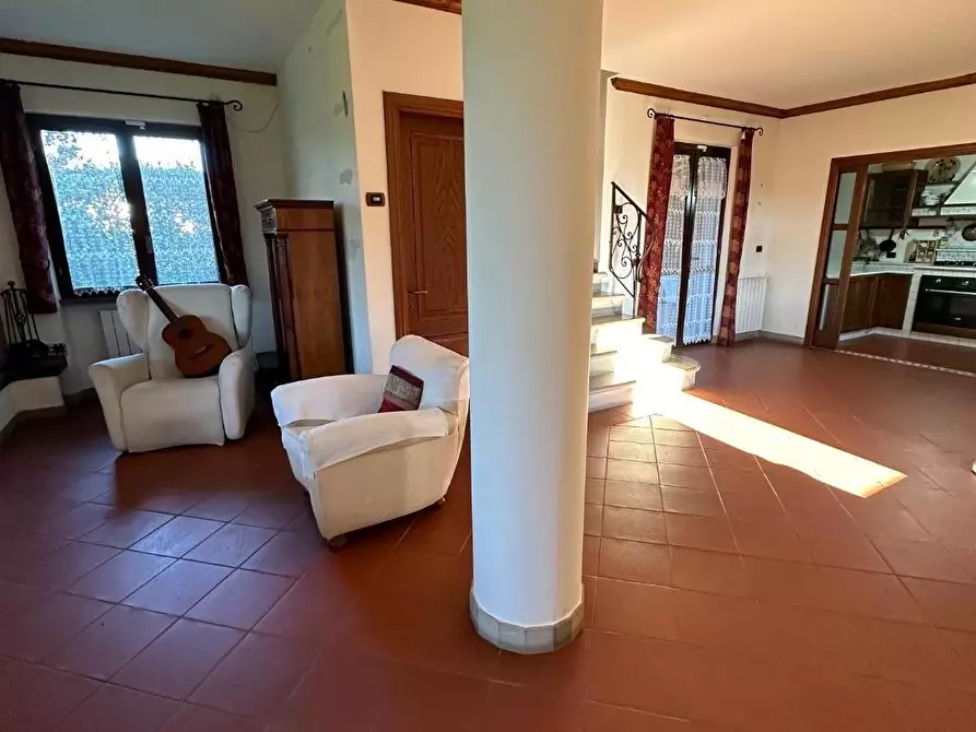 Immagine 4 di Casa trifamiliare in vendita  a Massa