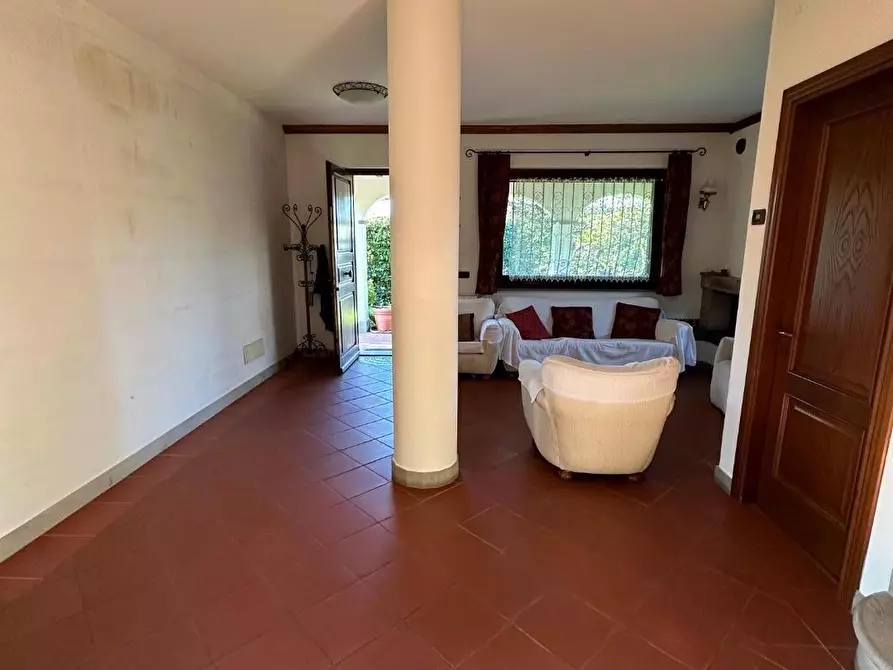 Immagine 23 di Casa trifamiliare in vendita  a Massa