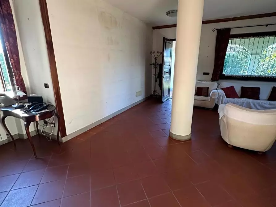 Immagine 7 di Casa trifamiliare in vendita  a Massa