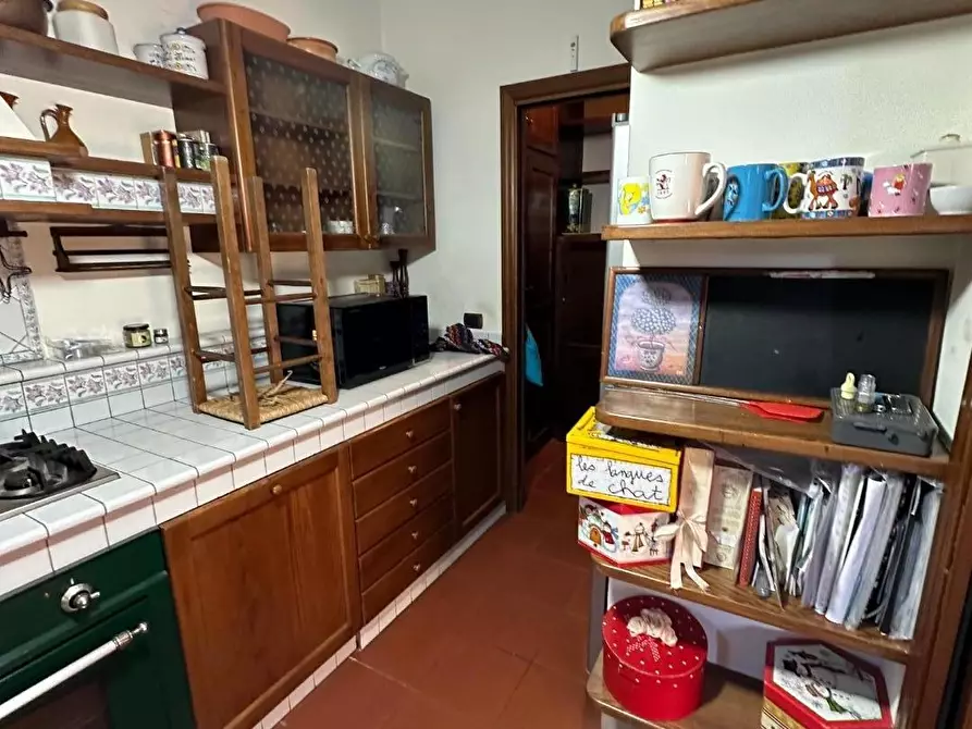 Immagine 11 di Casa trifamiliare in vendita  a Massa
