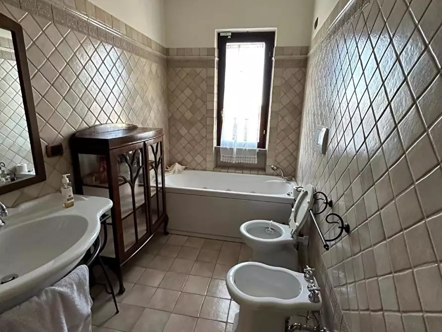 Immagine 26 di Casa trifamiliare in vendita  a Massa