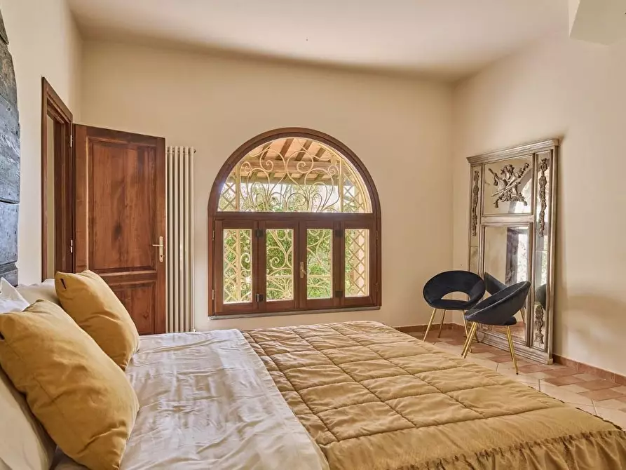 Immagine 11 di Casa colonica in vendita  a Vinci