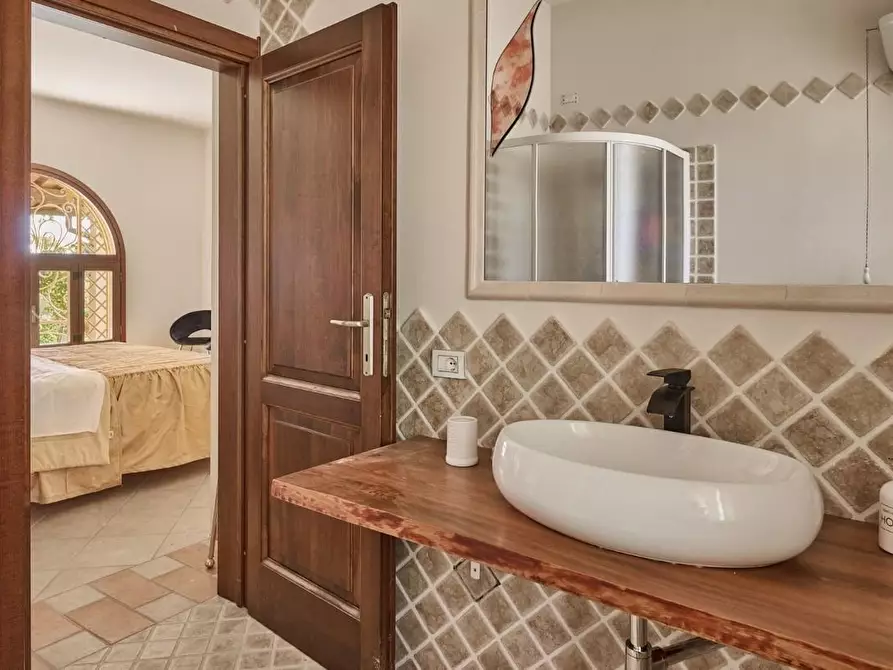 Immagine 13 di Casa colonica in vendita  a Vinci