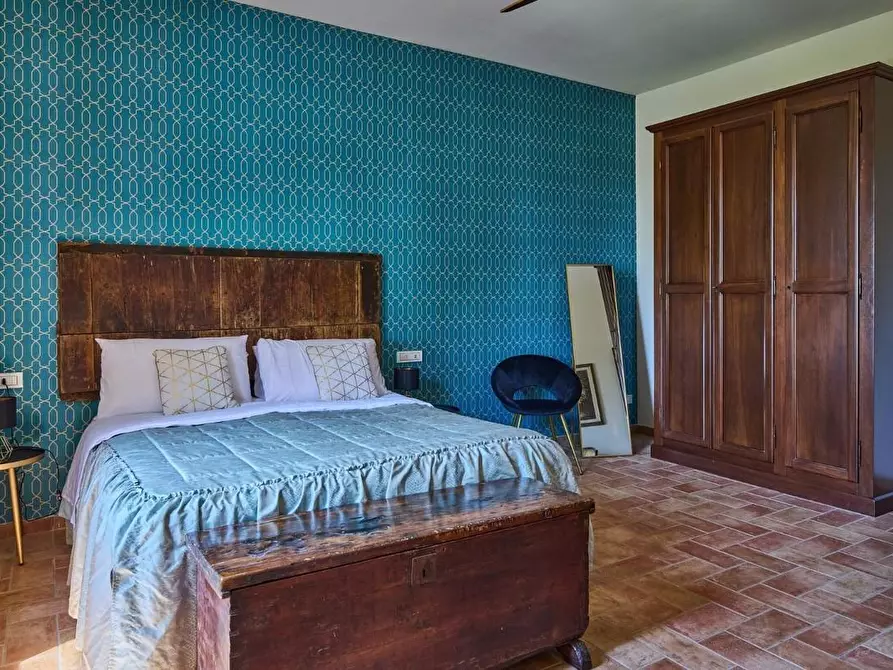 Immagine 26 di Casa colonica in vendita  a Vinci