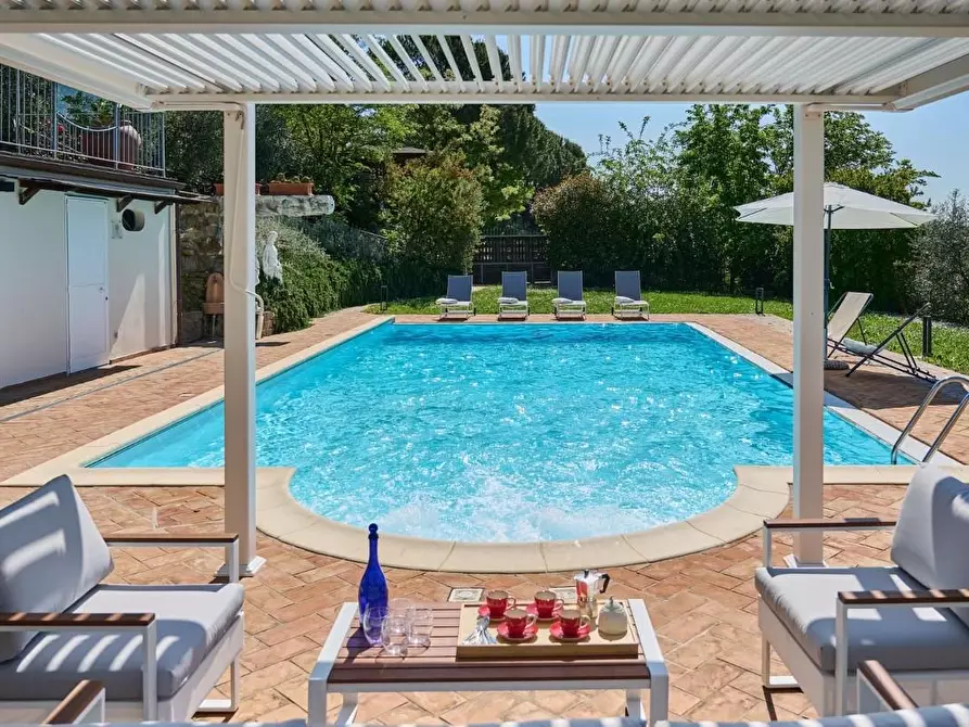 Immagine 40 di Casa colonica in vendita  a Vinci