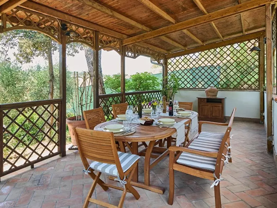 Immagine 36 di Casa colonica in vendita  a Vinci