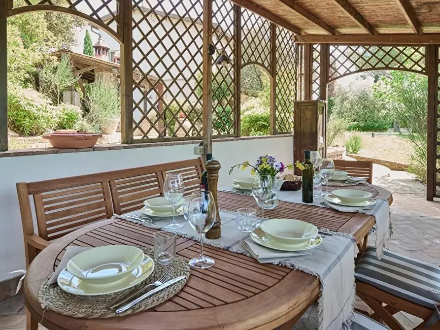 Immagine 35 di Casa colonica in vendita  a Vinci