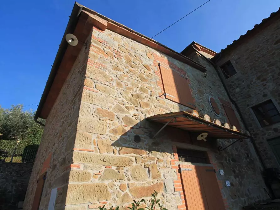 Immagine 35 di Casa colonica in vendita  a Larciano