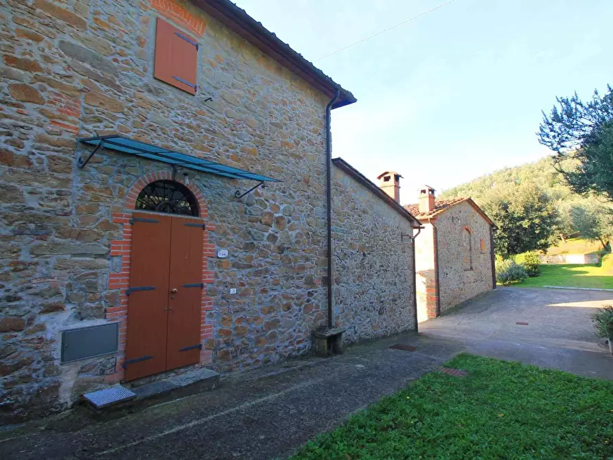 Immagine 25 di Casa colonica in vendita  a Larciano