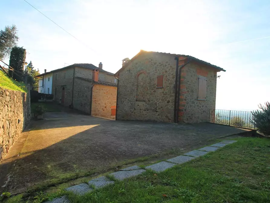 Immagine 27 di Casa colonica in vendita  a Larciano