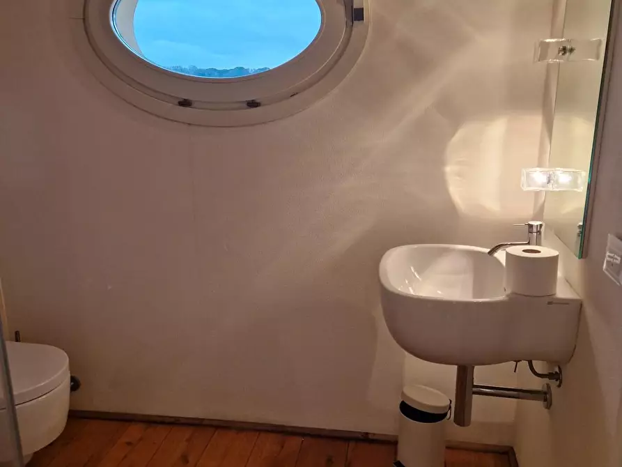 Immagine 30 di Casa colonica in vendita  a San Giuliano Terme