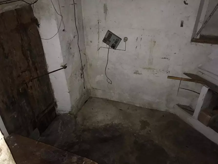 Immagine 20 di Casa colonica in vendita  a Calci