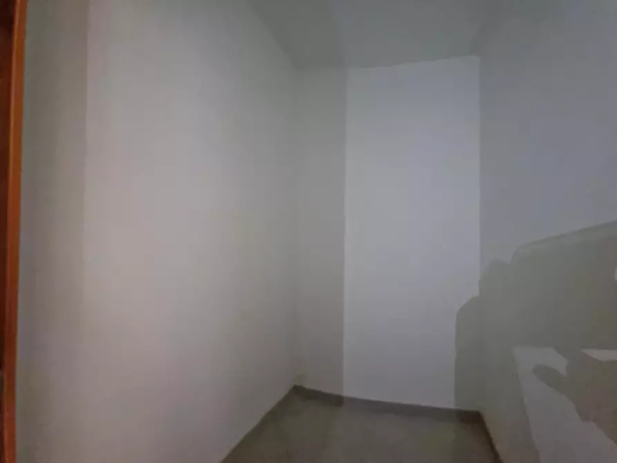 Immagine 18 di Attività artigianale in vendita  a Livorno