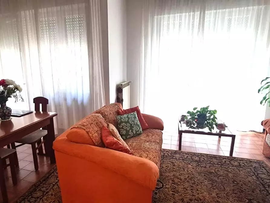 Immagine 2 di Appartamento in affitto  a Livorno