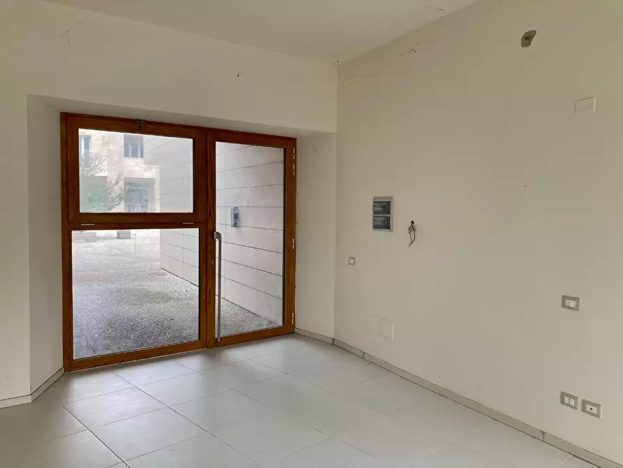 Immagine 23 di Ufficio in vendita  a Pisa