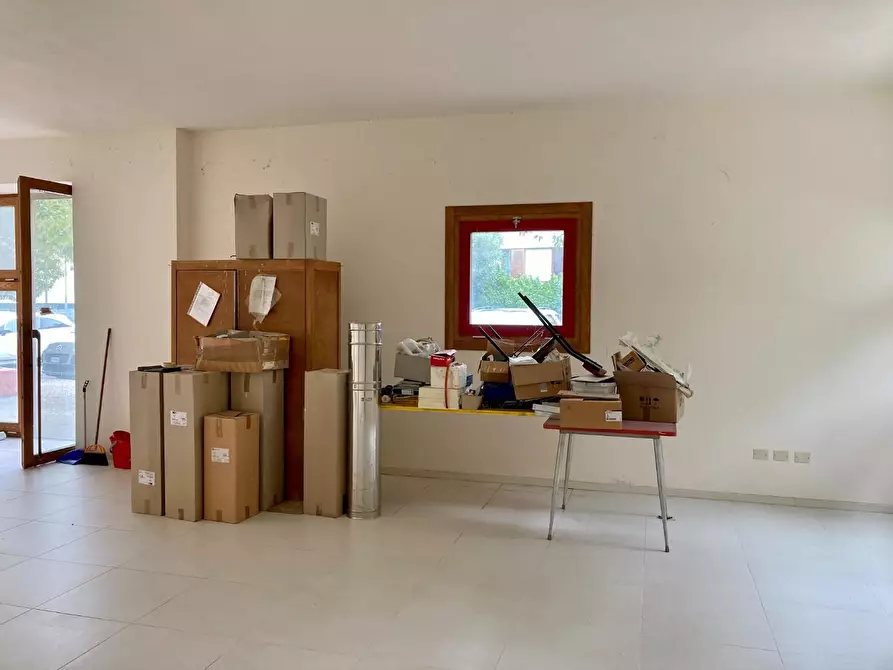 Immagine 28 di Ufficio in vendita  a Pisa