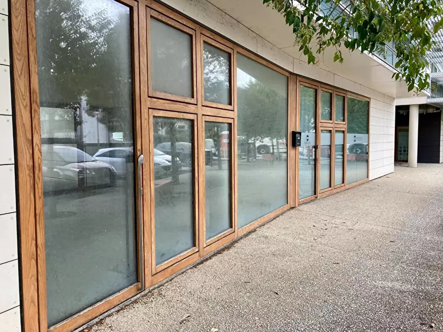 Immagine 19 di Ufficio in vendita  a Pisa