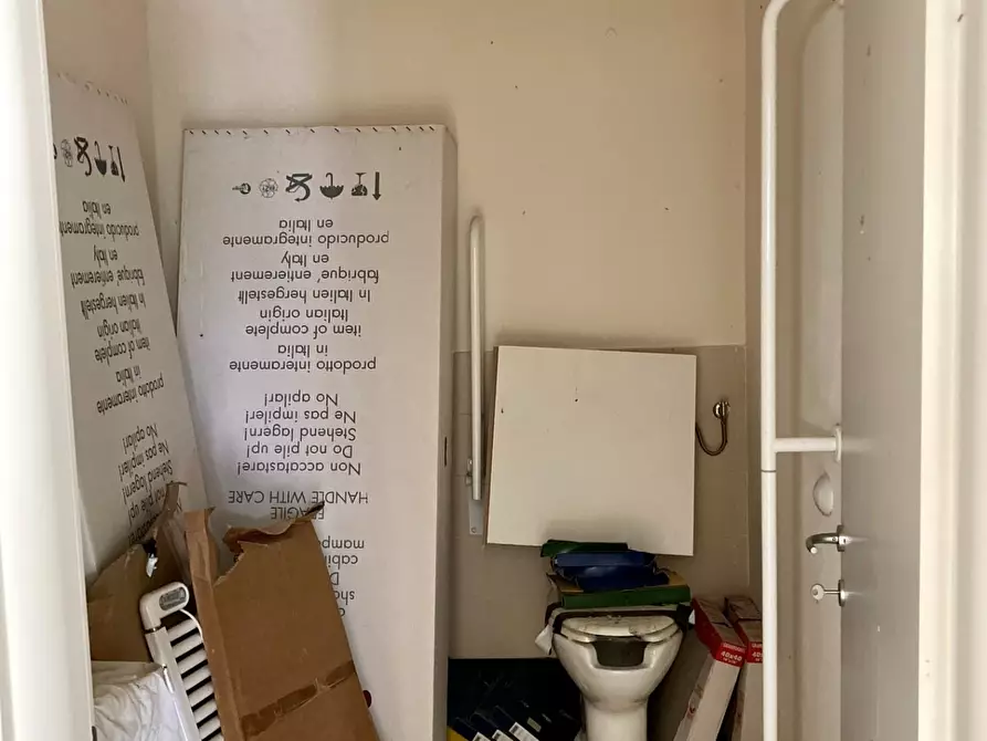 Immagine 30 di Ufficio in vendita  a Pisa