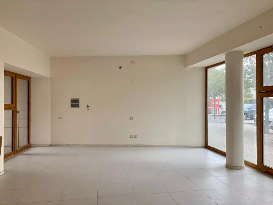 Immagine 22 di Ufficio in vendita  a Pisa