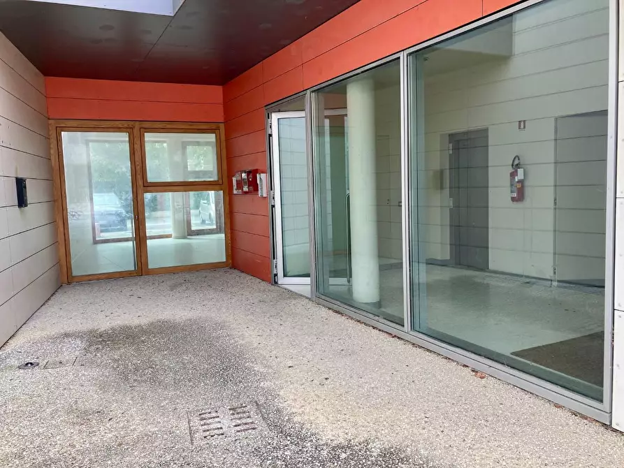 Immagine 12 di Ufficio in vendita  a Pisa