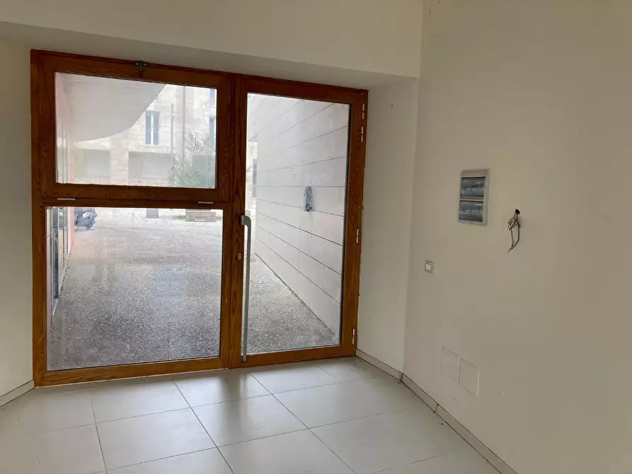 Immagine 24 di Ufficio in vendita  a Pisa