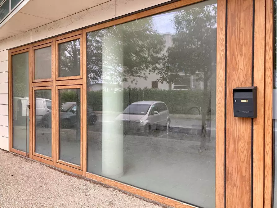 Immagine 18 di Ufficio in vendita  a Pisa