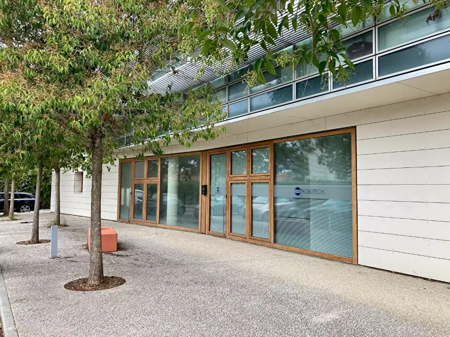 Immagine 17 di Ufficio in vendita  a Pisa