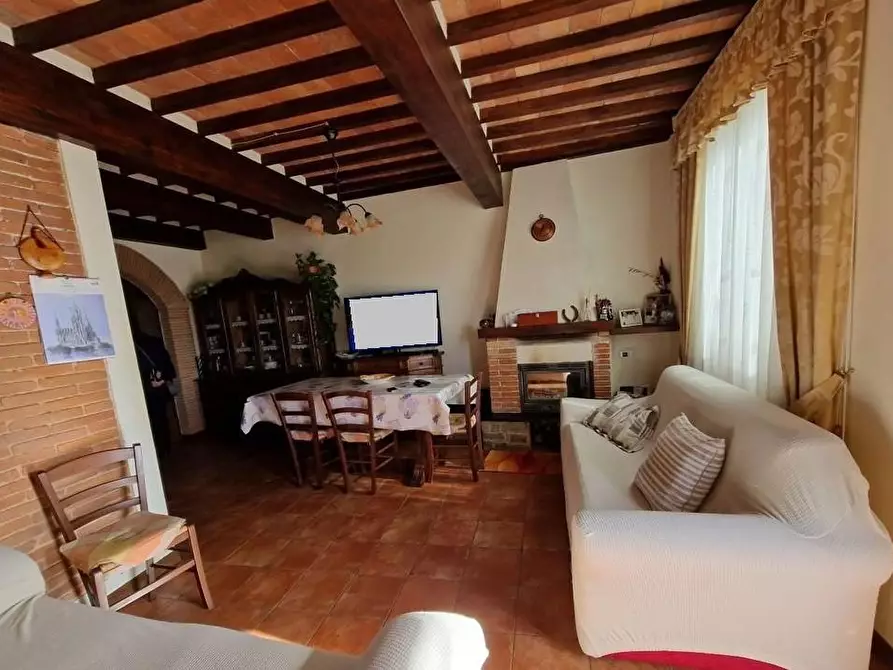 Immagine 6 di Appartamento in vendita  a Lucca