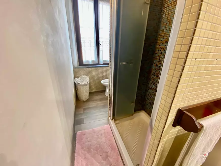 Immagine 30 di Appartamento in vendita  a Lucca