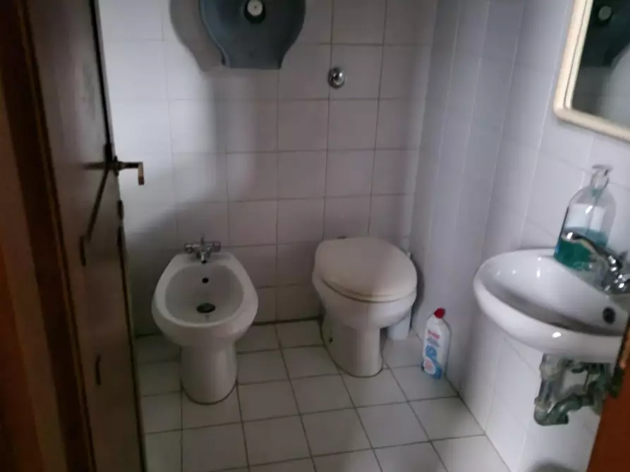 Immagine 4 di Ufficio in affitto  a Pisa