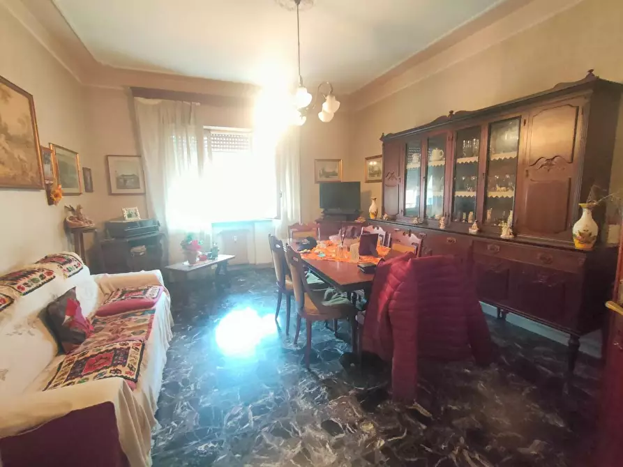 Immagine 10 di Appartamento in vendita  a Carrara