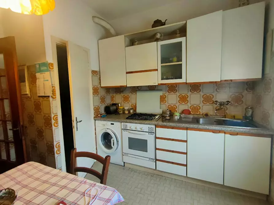 Immagine 6 di Appartamento in vendita  a Carrara