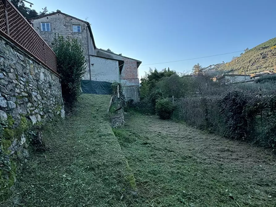 Immagine 12 di Casa semindipendente in vendita  a Capannori