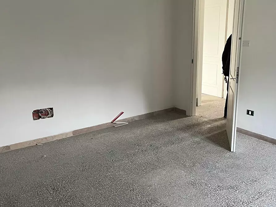 Immagine 13 di Casa indipendente in vendita  a Massa